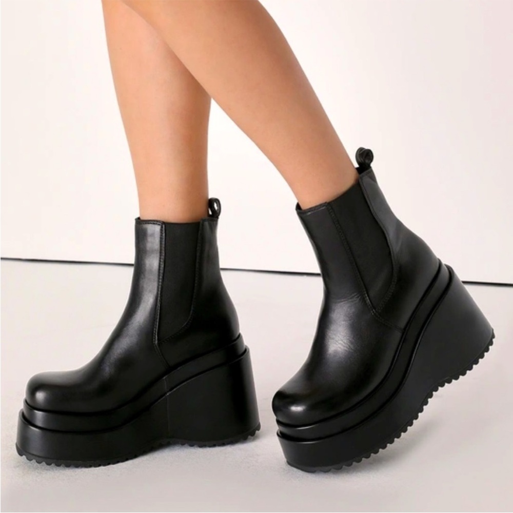Steve Madden Black Platform Ankle Boots